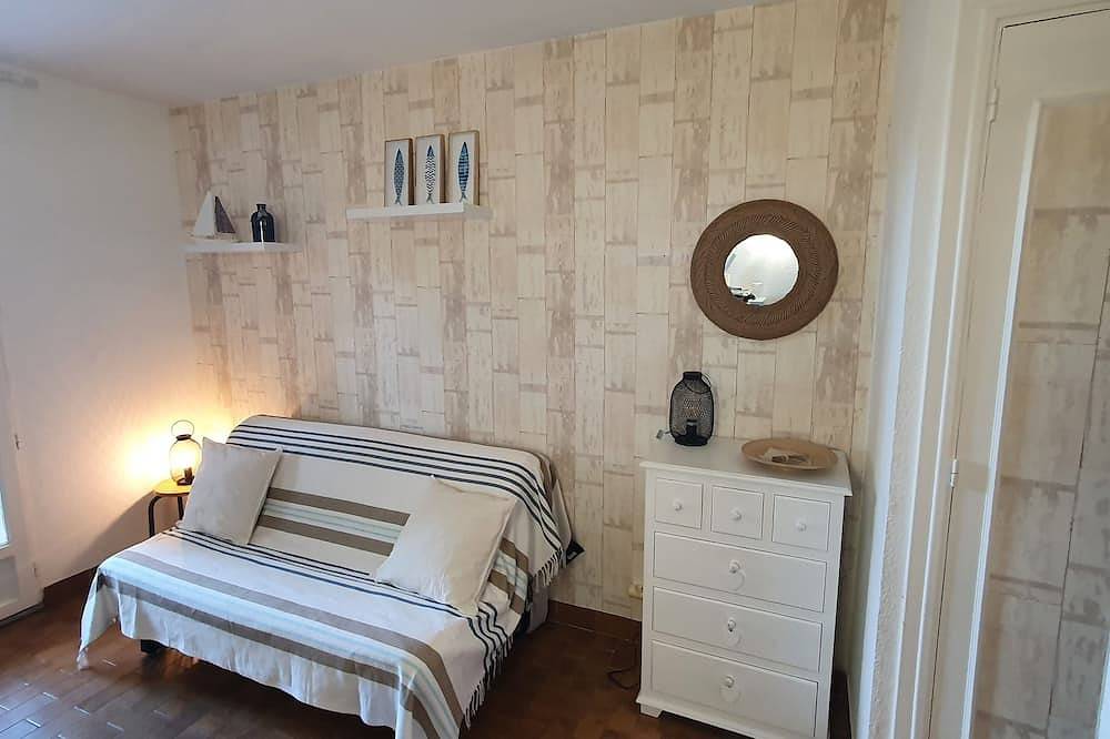 Geheel appartement, Les Lecques - Garden Studio 3 Mn Walk From The Beach+Parking+Tennis in Les Lecques, Saint-Cyr-sur-Mer