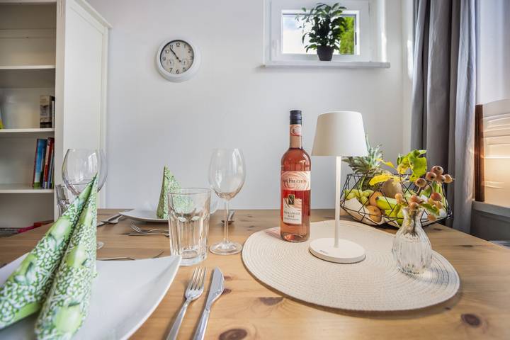 Entire apartment, Apartment "Ferienwohnung Wiesenrain" with Private Terrace and Wi-Fi in Hergatz, Bavarian Swabia