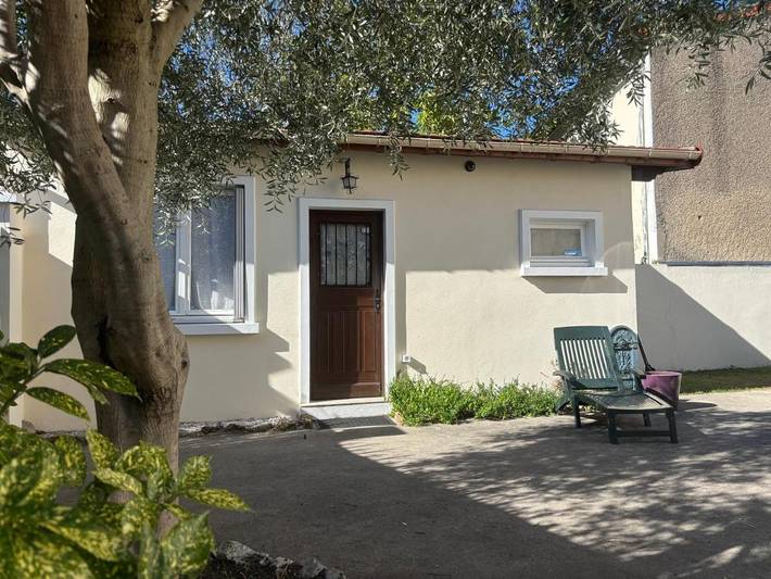 Location de vacances pour 2 personnes, avec vue et jardin à Neuilly-Plaisance - 4