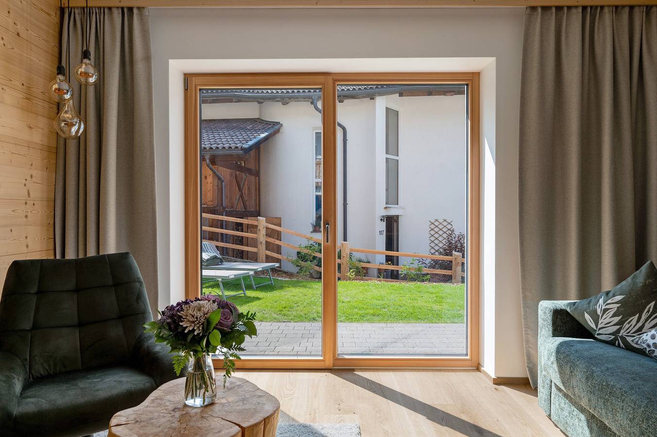 Ganze Wohnung, Ferienwohnung 'Charly' mit Bergblick, Privatem Garten und Wi-Fi in Reinswald, Sarntal