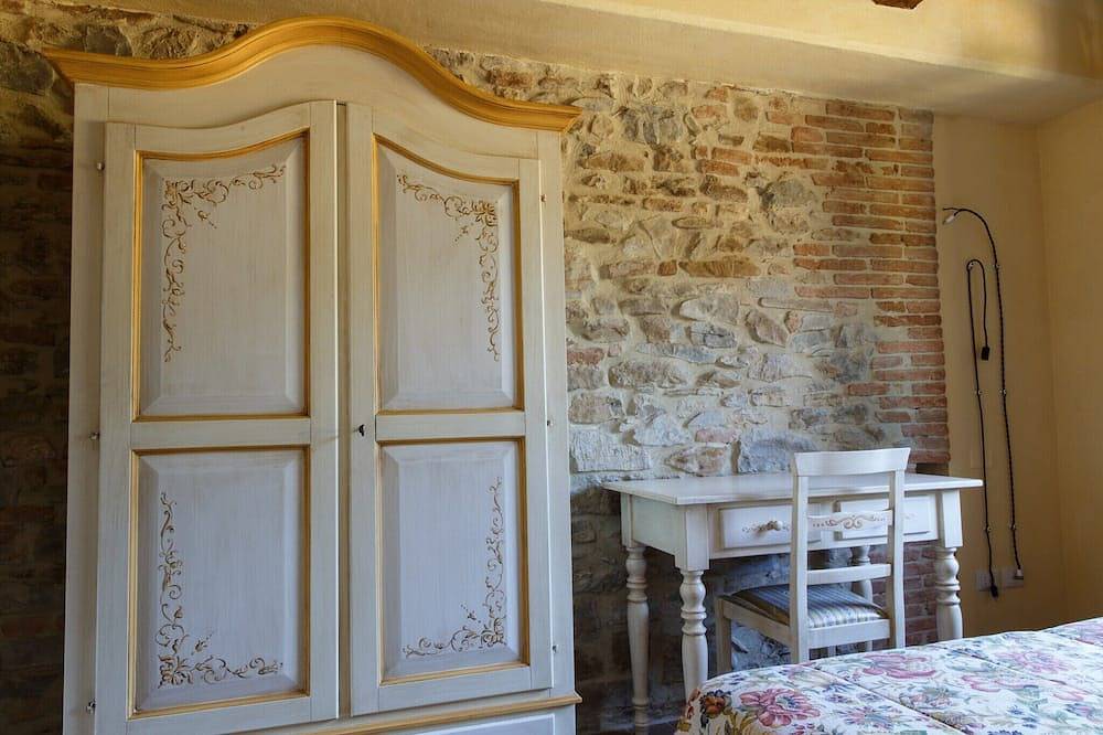 Beautiful farmhouse with swimming pool in Città di Castello, Valtiberina