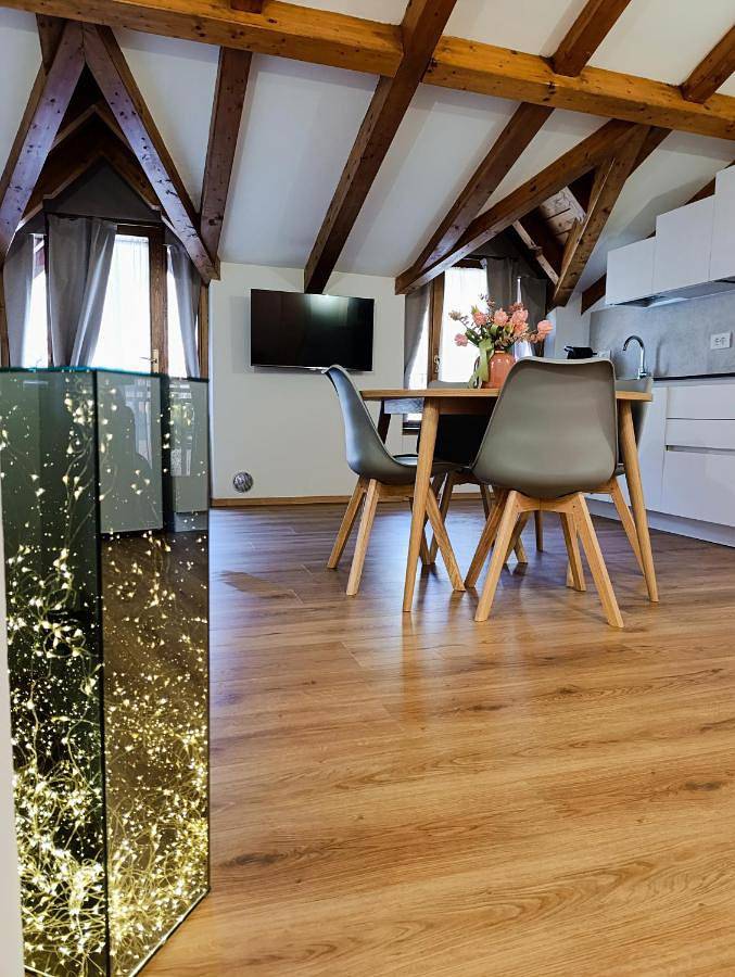 Gîte pour 4 personnes, avec balcon à Cles