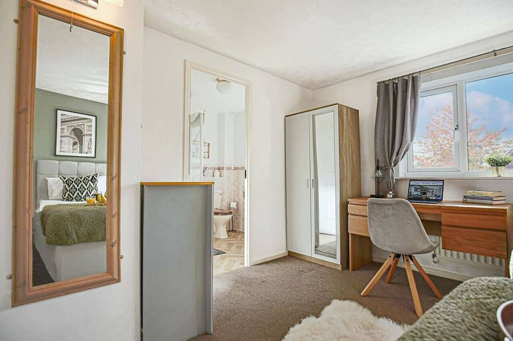 Das gemütliche Haus in Central Mk mit kostenlosen Parkplätzen und Netflix in Milton Keynes, Südostengland