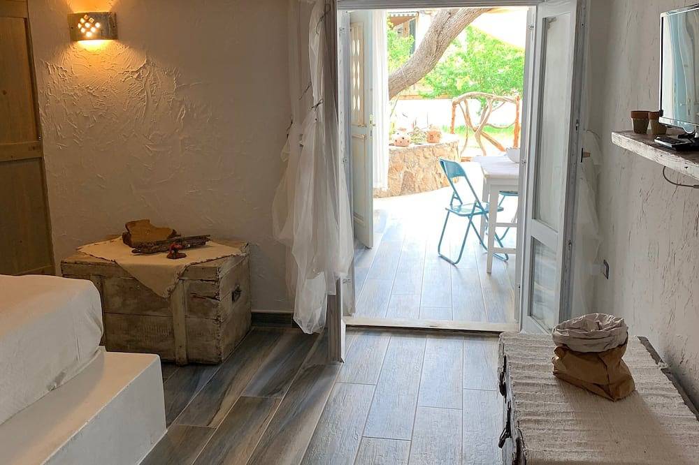 Entire apartment, Casetta Ale 20 mt from the sea in Tancau sul Mare, Lotzorai