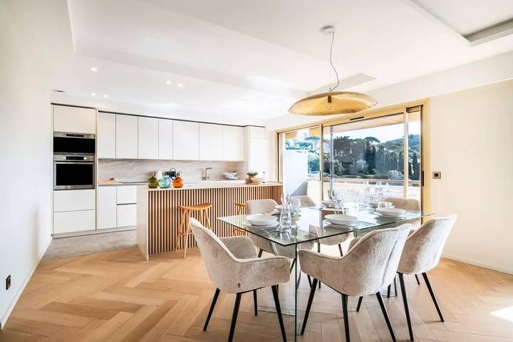 Appartement de vacances pour 6 personnes, avec balcon ainsi que piscine et vue