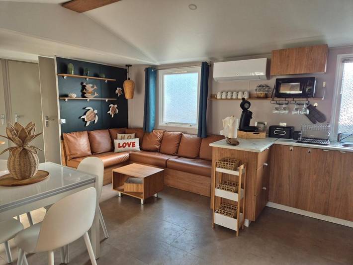 Camping pour 8 personnes, avec vue ainsi que piscine et jardin, animaux acceptés dans Claouey - 4