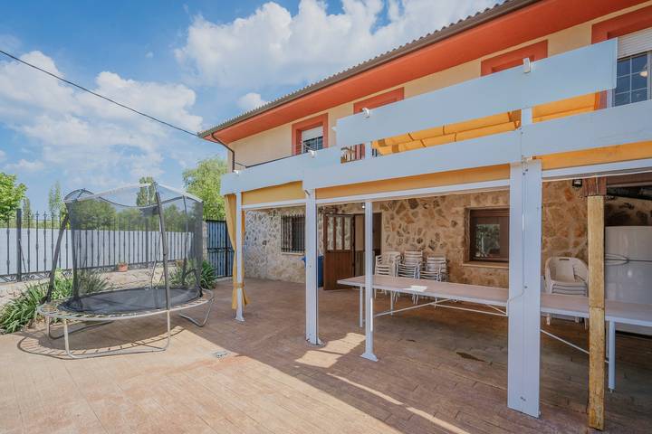 Casa rural para 23 personas, con Balcón además de Jardín y Piscina para niños en Provincia de Segovia - 2