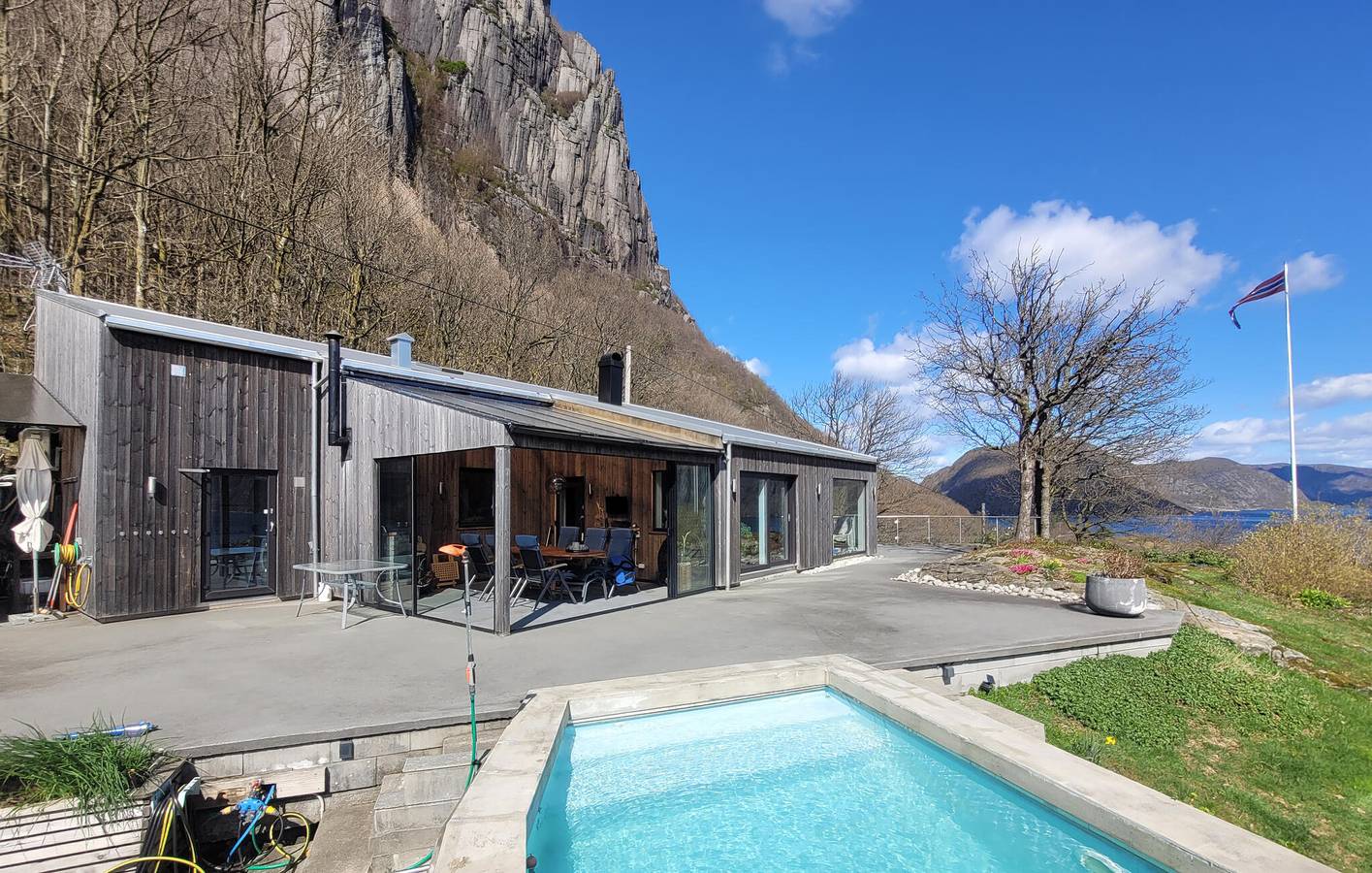 Ferienhaus für 12 Personen mit Terrasse in Farsund