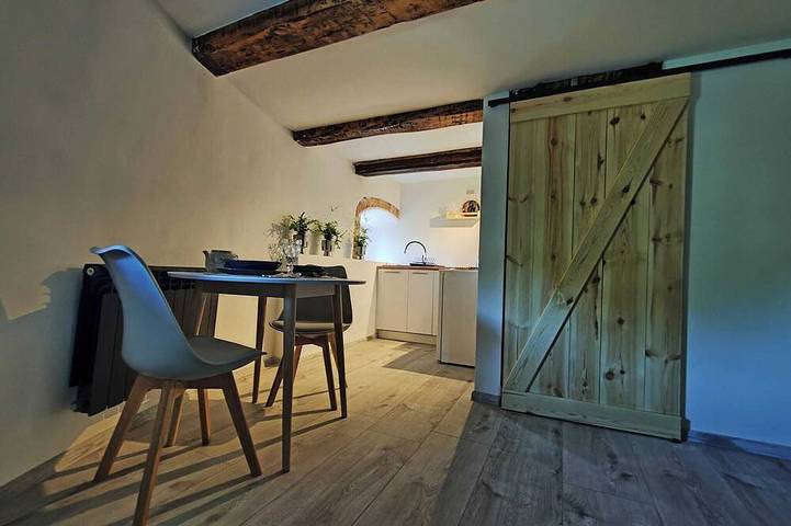 Ganze Wohnung, Tower- Authentic Loft Stay in a Historic Water Tower in Gnesen, Großpolen