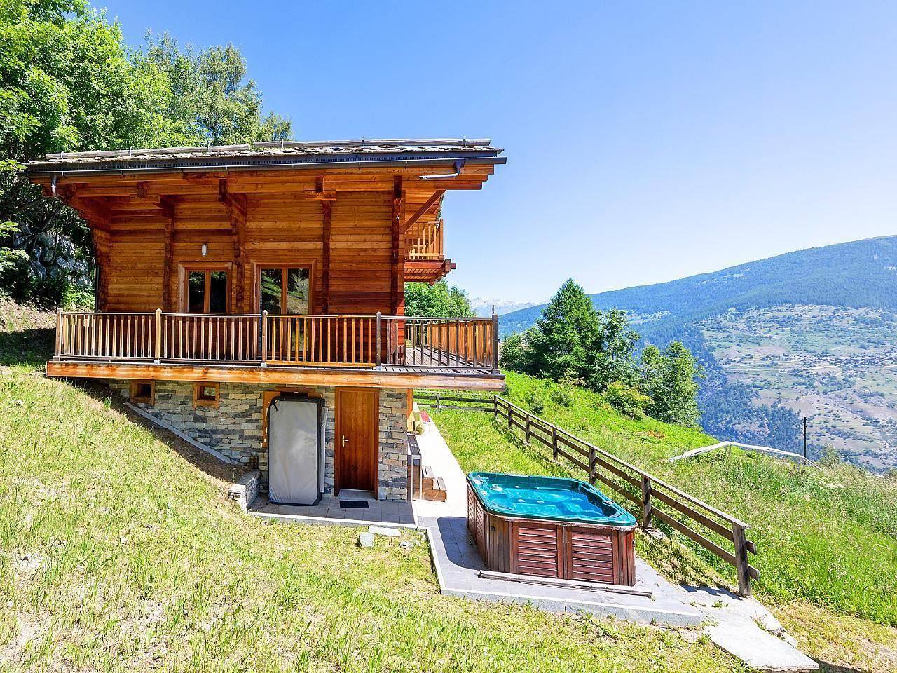 Geräumiges Ferienhaus Chalet Dixence in Les Masses, Hérémence