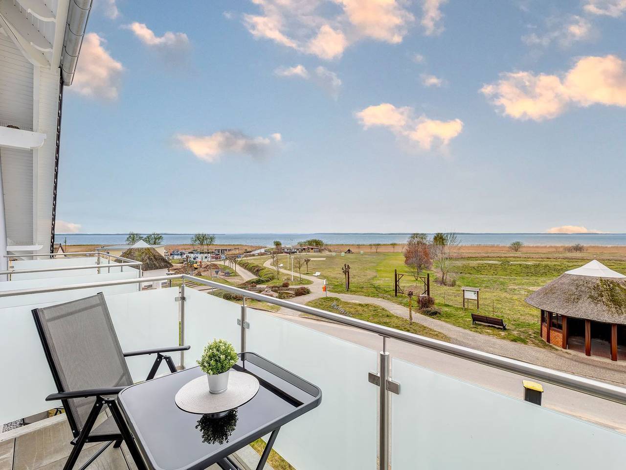 Ganze Wohnung, Willkommen in der Ferienwohnung Achterwasserblick 4 im Ostseebad Loddin in Loddin, Bernsteinbäder