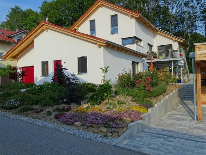 Ferienwohnung für 2 Personen, mit Terrasse und Garten sowie Ausblick in Lalling