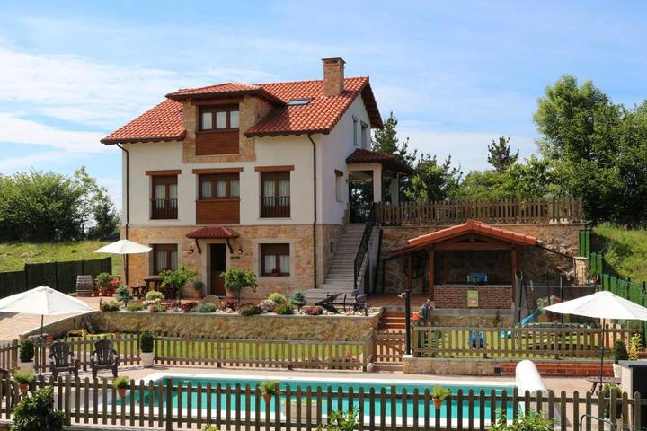 Casa rural para 6 personas, con Terraza y Jardín además de Piscina y Vistas en Arriondas - 3