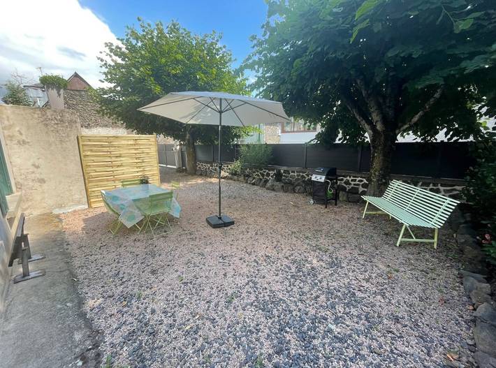 Gîte pour 4 personnes, avec terrasse et jardin à Saint-Nectaire - 2