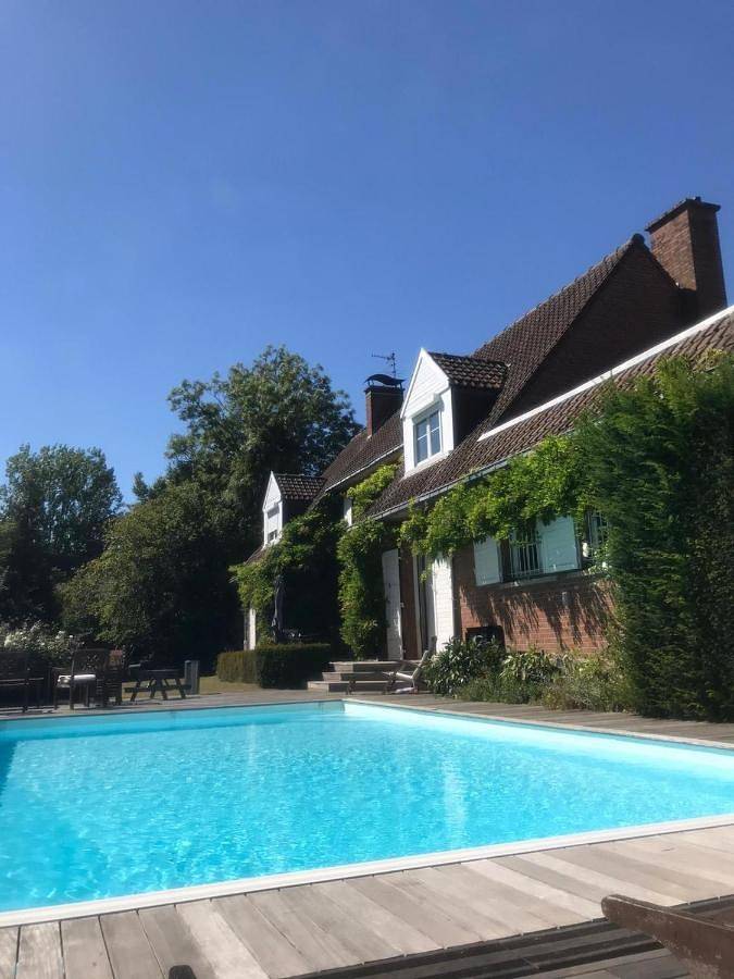 Chambre d’hôte pour 2 personnes, avec Terrasse et Jardin ainsi que Piscine et Vue à Wambrechies