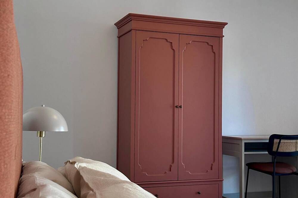 Entire apartment, Piazza Condo - Terrace with Palazzo Cesi View in the Historic Center in Acquasparta, Perugia Province