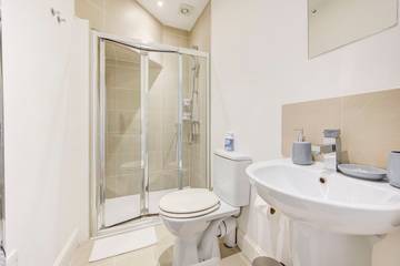 Apartment for 3 People in Hammersmith and Fulham, London, Photo 3