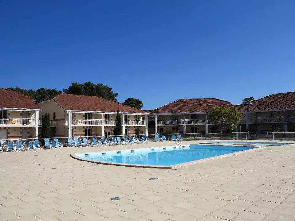 Entire apartment, 2 Rooms for 4 People in Le Verdon-sur-Mer, Lesparre-Médoc region