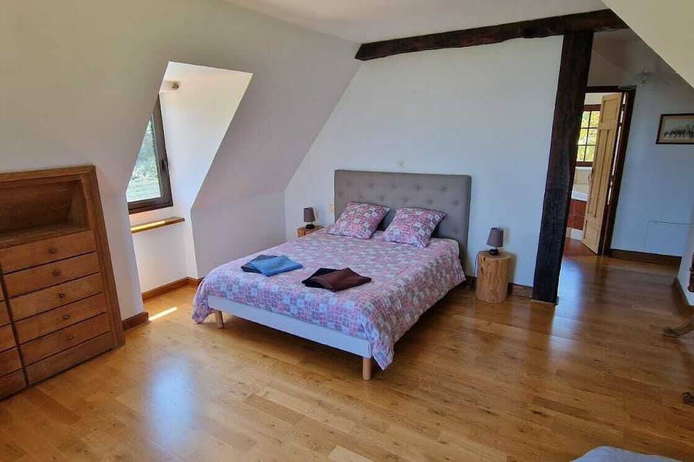 Villa mit Strandblick am Ende des Gartens, überdachter Pool, ganzjährig beheizt in Lanmodez, Rosa Granitküste