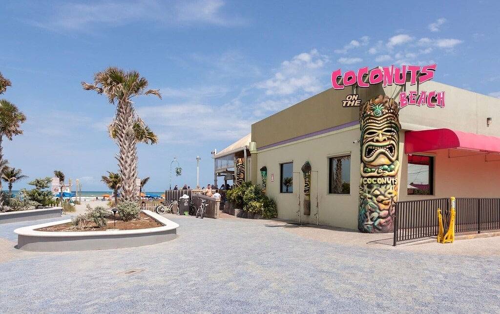 Fiesta Flamingo Cottage Blocks to Beach & River ~ Kayaks and Bikes Provided! in Cocoa Beach, Space Coast