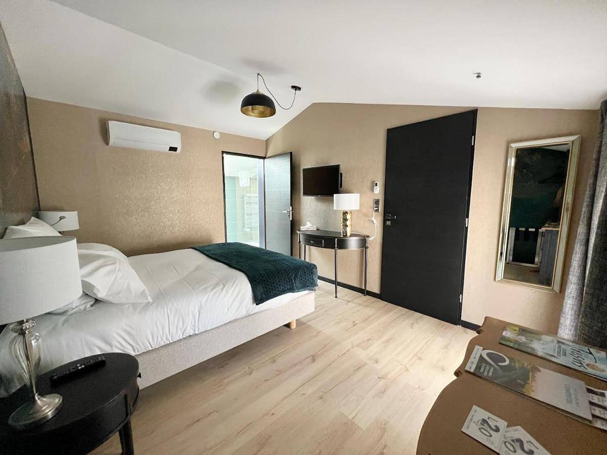 Double Room in Saint-Mard, Région de Rochefort