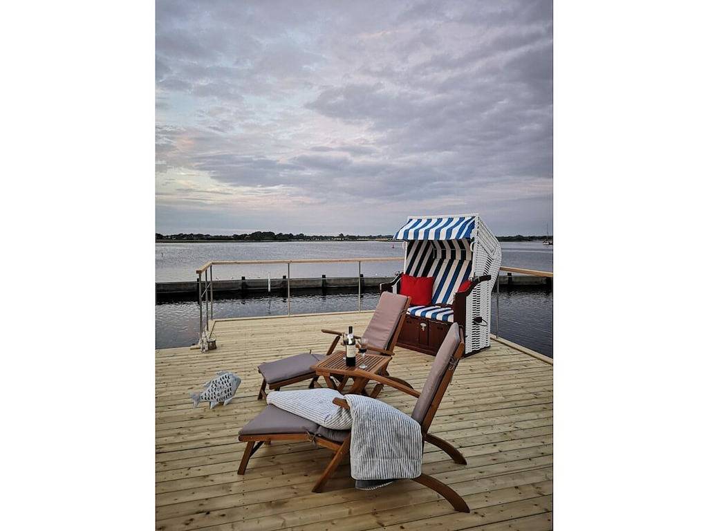 Hausboot in Burgtiefe mit Schwimmbecken in Ostfehmarn, Fehmarn