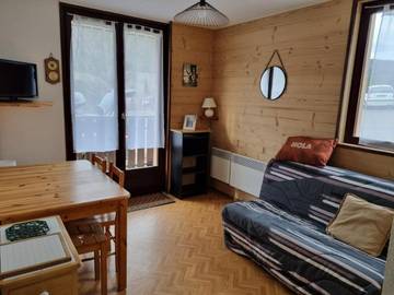 Gîte pour 5 personnes, avec vue et balcon à Lélex