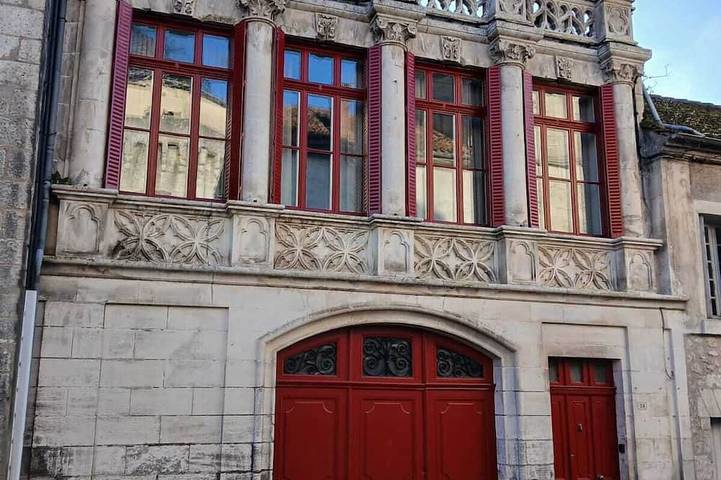 Location de vacances pour 3 personnes, avec jardin à Bourdeilles