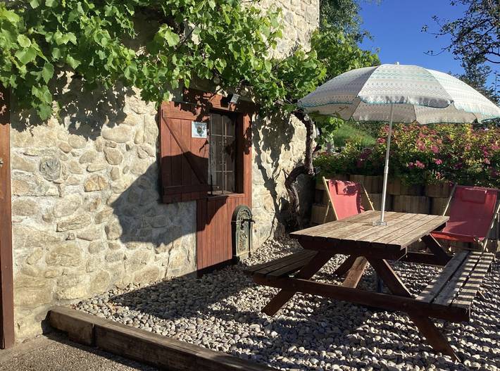 Gîte pour 4 personnes, avec terrasse dans Fouillouse