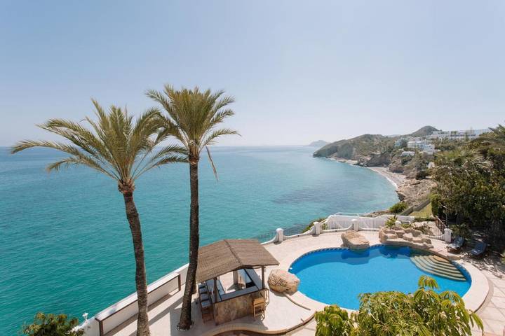 Chalet para 10 personas, con jardín además de jacuzzi y piscina en Marina Baja - 2