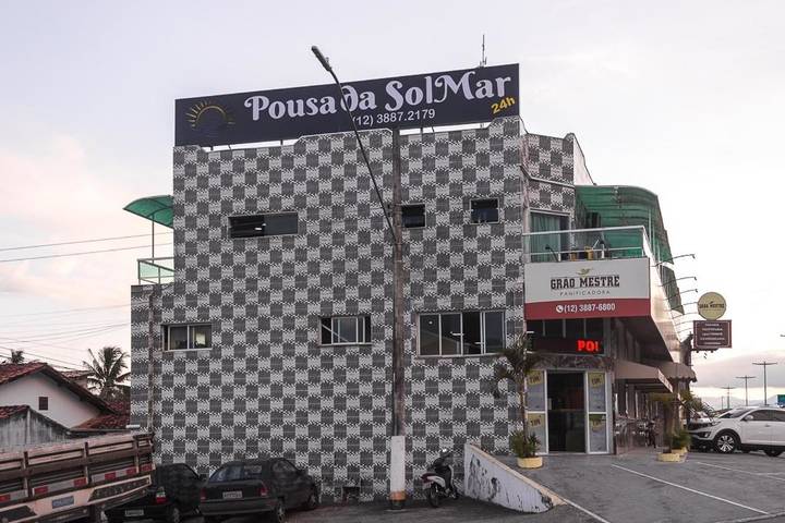 Casas e apartamentos de temporada para 3 pessoas, com balcão e vista em Caraguatatuba