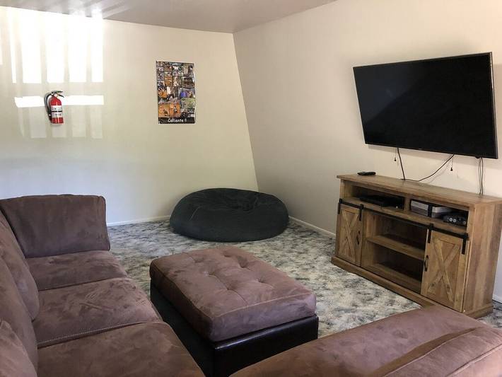 Log cabin for 10 people, with balcony in Island Park