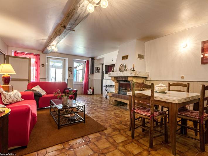 Gîte pour 6 personnes, avec jardin à Champlemy