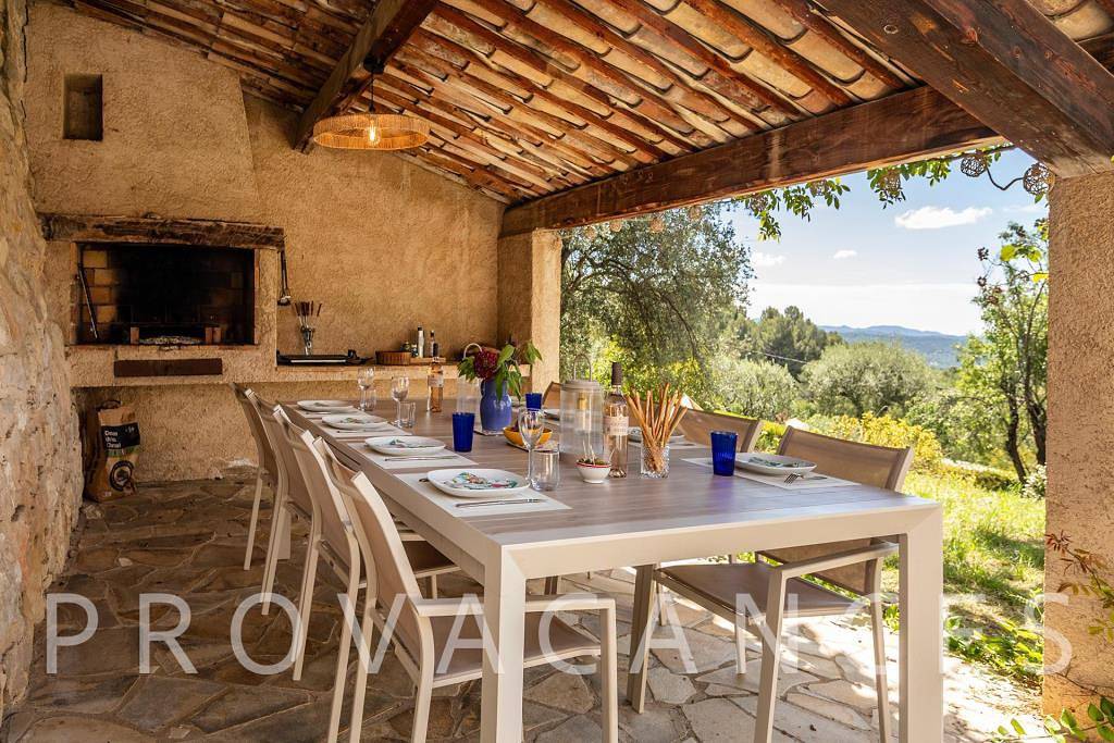 Schöne Villa mit Pool, in der Nähe von Seillans in Seillans, Draguignan Region