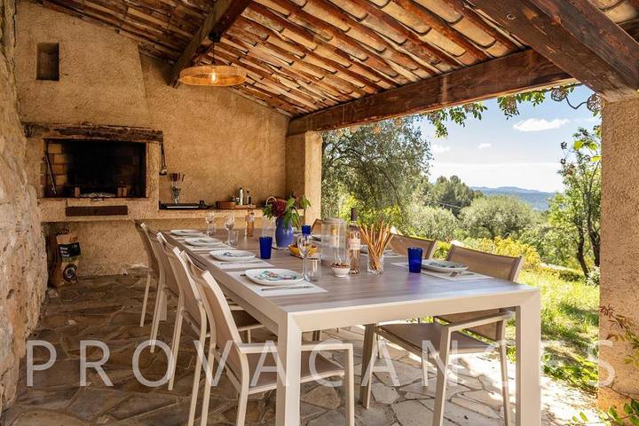 Location de vacances pour 8 personnes, avec jardin et piscine à Seillans - 3