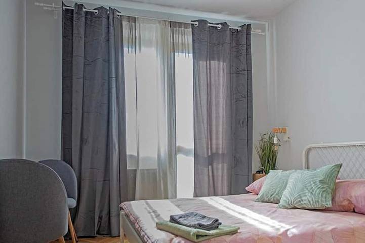 Spacious 6-bedroom house in cool Kraków with AC in Cracovia, Piccola Polonia