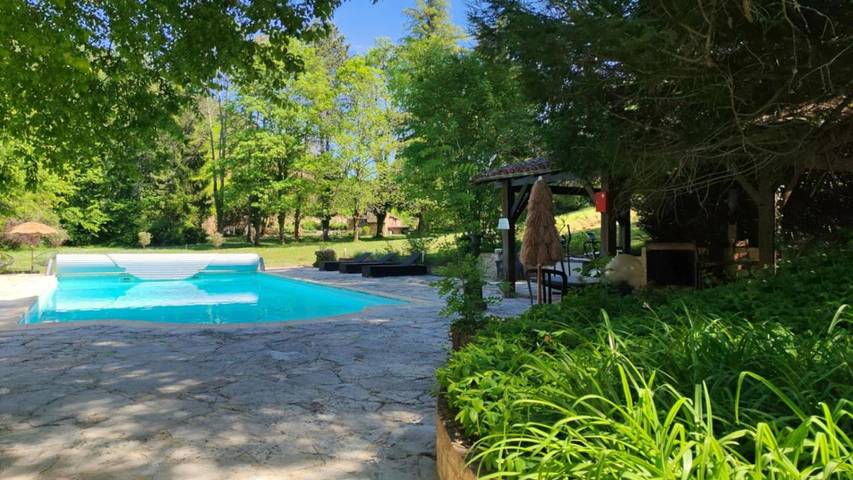 Maison d’hôte pour 2 personnes, avec Terrasse et Jardin ainsi que Piscine et Vue