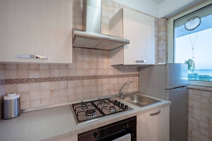 Ganze Wohnung, Apartment 'Rosato 14-Balkon am Meer' mit Meerblick, Wlan und Klimaanlage in Bari, Bari Provinz