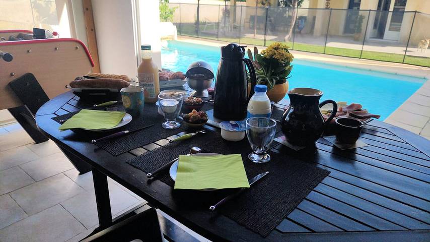 Chambre d’hôte pour 2 personnes, avec piscine et jardin dans le Gard - 2