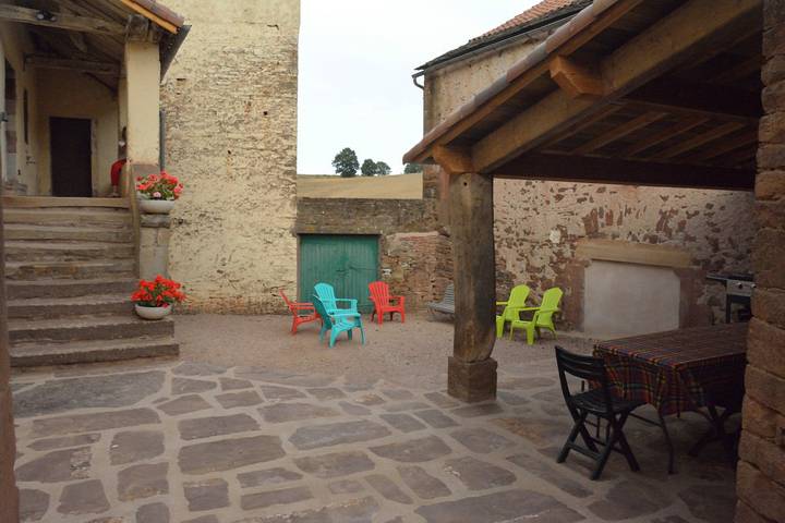 Gîte pour 15 personnes, avec jardin et terrasse à Saint-Izaire