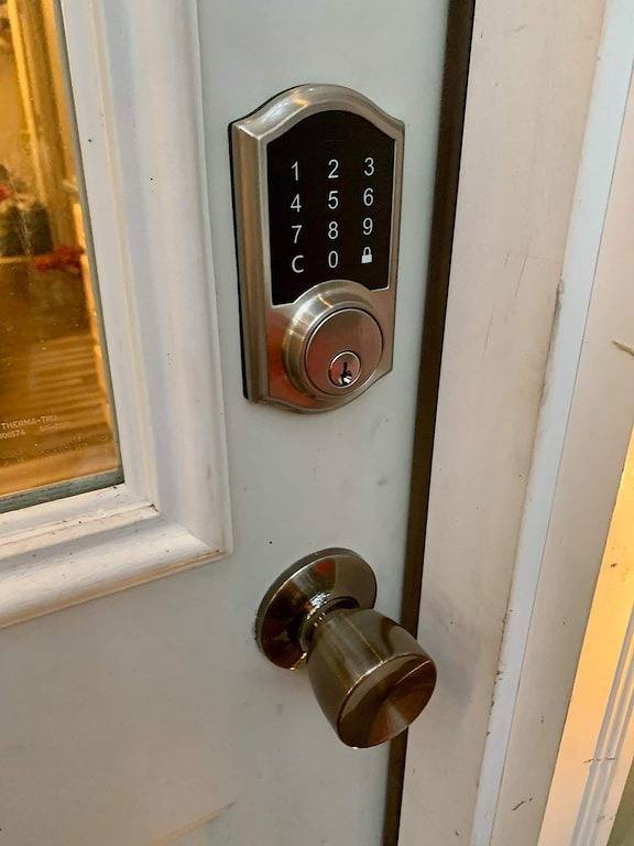 Peaceful Seasonal Wooded Nature Cottage close to everything in Lake Wallenpaupack