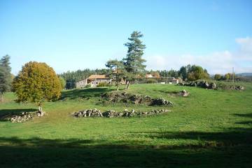 Agriturismo pour 9 personnes, avec jardin à Usson-en-Forez