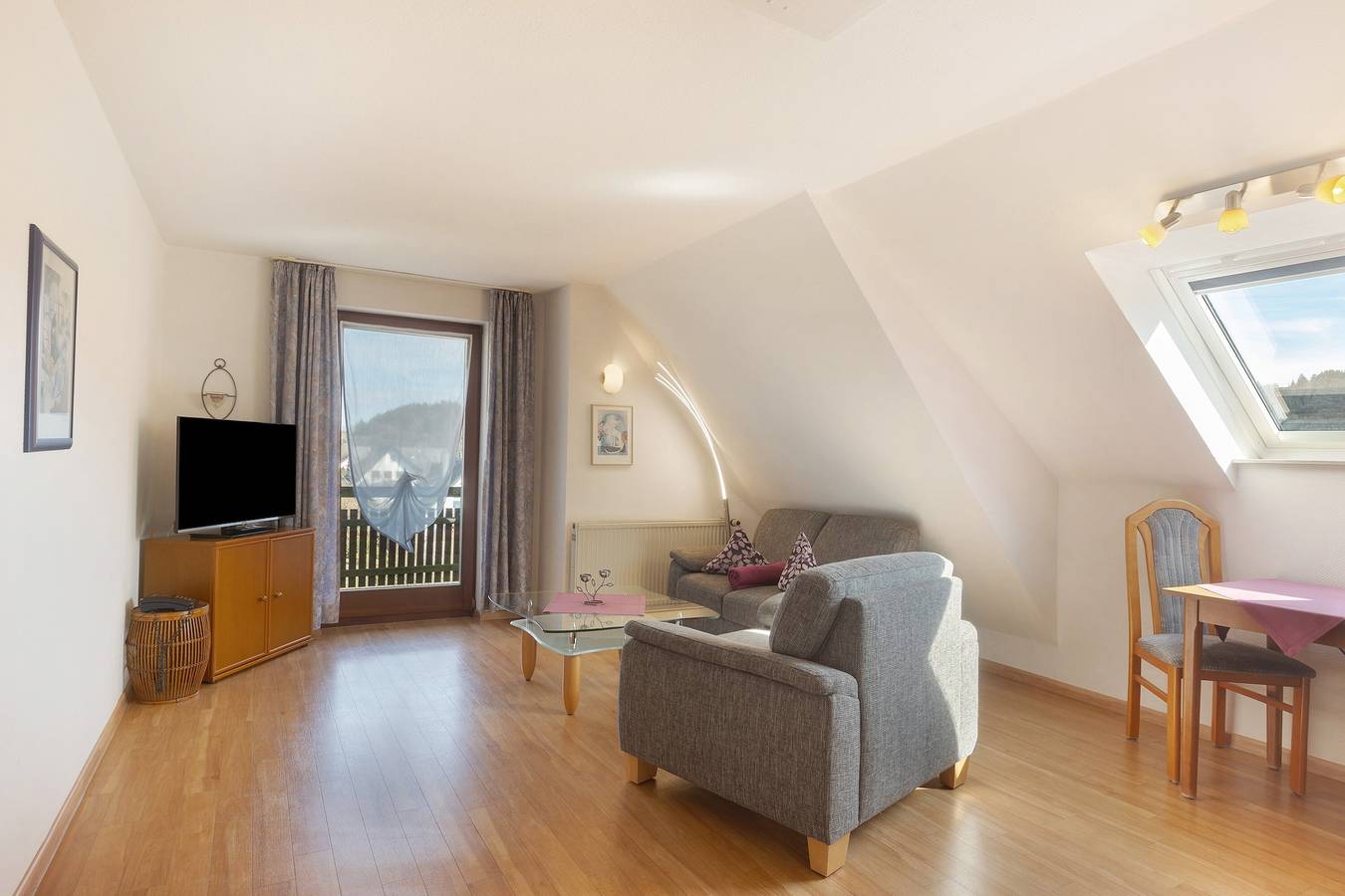 Ganze Wohnung, Ferienwohnung 'Eimberg 8' mit Balkon in Willingen, die Mittelgebirge