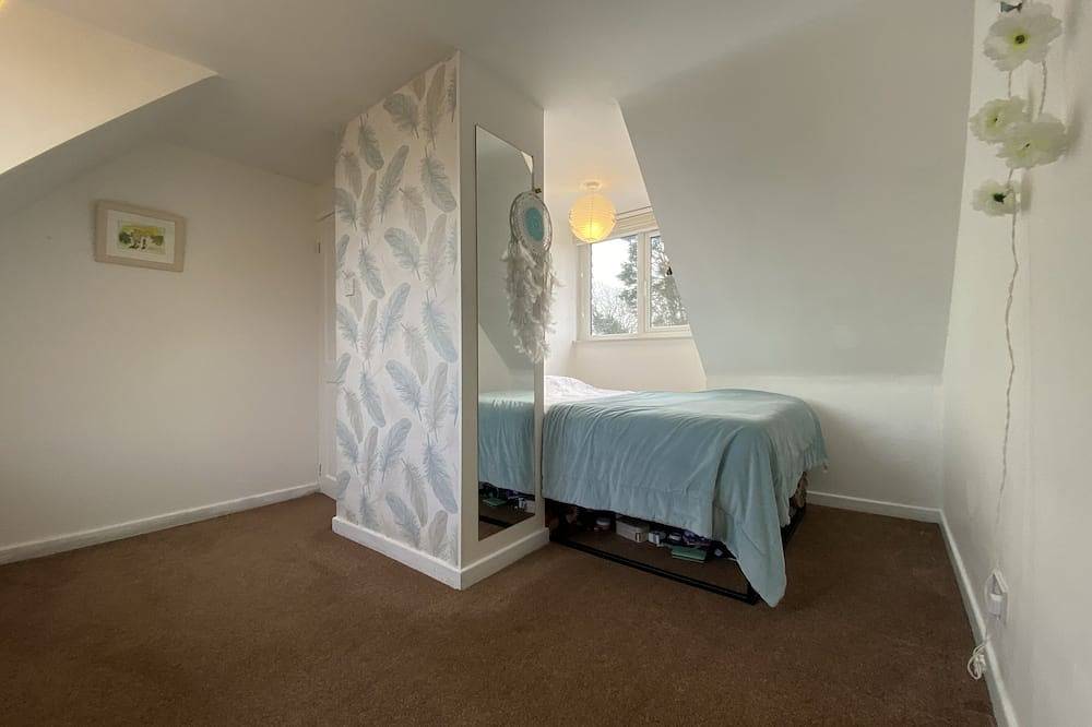 Beautiful home in tranquil location, large garden and close to beach (Sleeps 6) in Devon