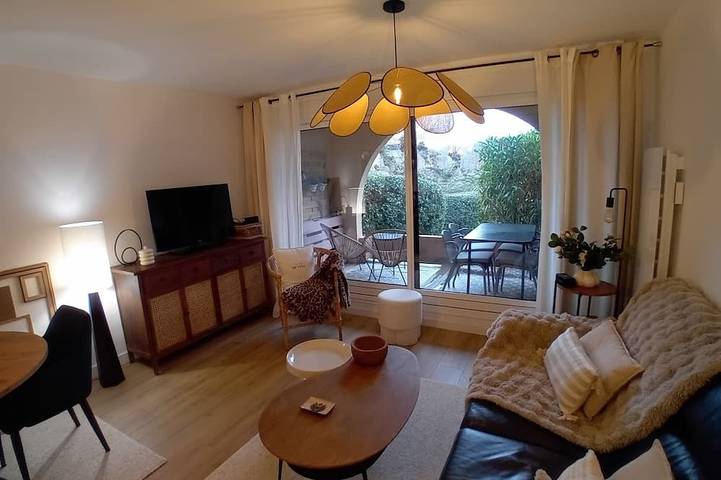 Gîte pour 4 personnes, avec jardin et terrasse dans Plage Chambre d'Amour - 4