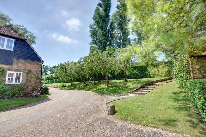 Holiday rental for 2 people, with pool in Sevenoaks