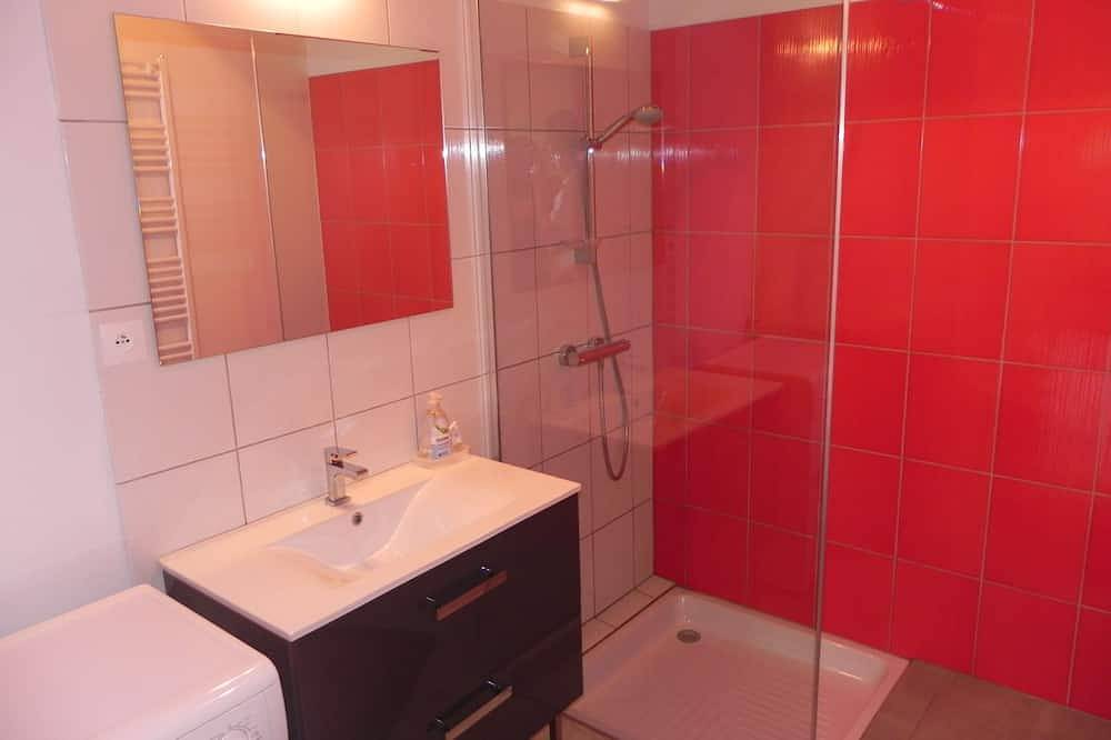 Ganze Wohnung, Ferienhaus im Weinberg in der Nähe der Weinstraße. in Hunawihr, Regionaler Naturpark Belchen der Vogesen