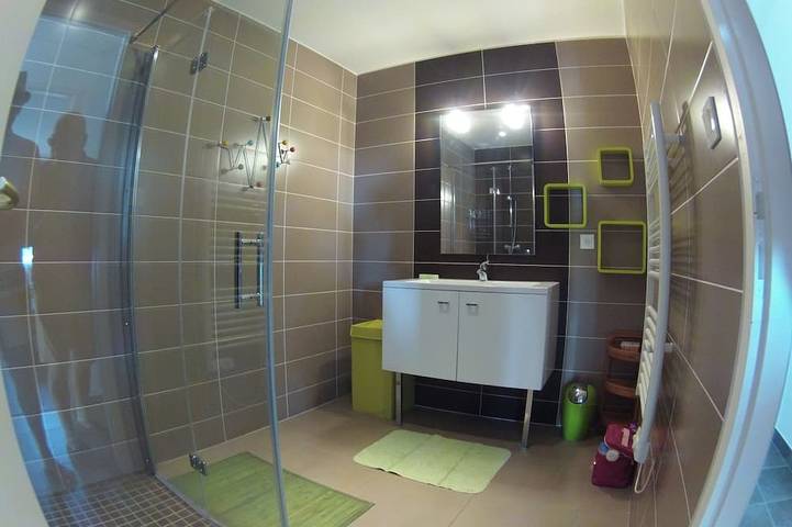 Location de vacances pour 6 personnes, avec jardin ainsi que piscine et terrasse à Brem-sur-Mer - 4