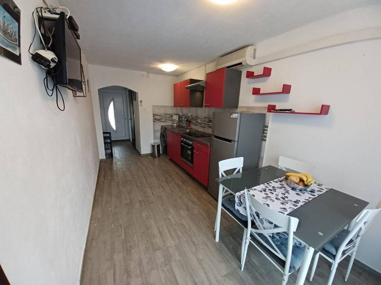 Ganze Wohnung, Ferienwohnung für 4 Personen mit Meerblick in Rukavac, Split-Dalmatien