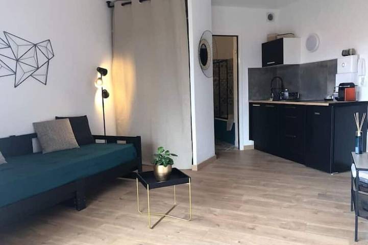Ganze Wohnung, Studio Moderne, Terrasse et Parking Privé, 18m2 in Romans-sur-Isère, Valence und Umgebung